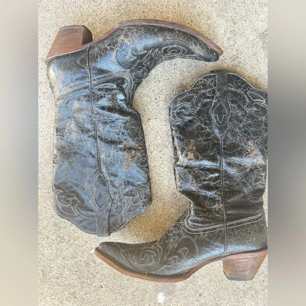 Corral Distressed Black Embroidered Heeled Boots - Picture 6 of 16